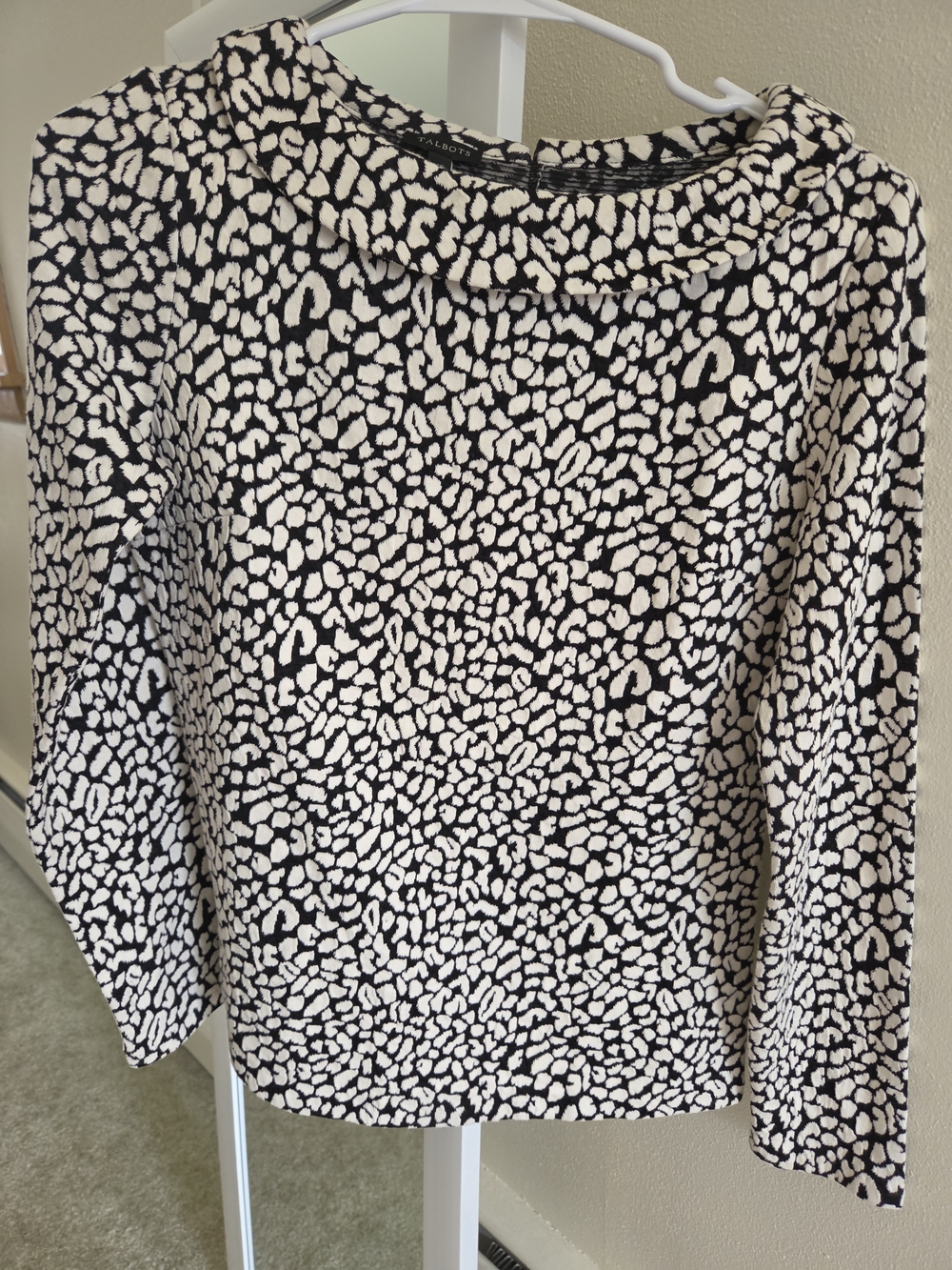 Talbots Black and White Abstract Print Long-Sleeve Top